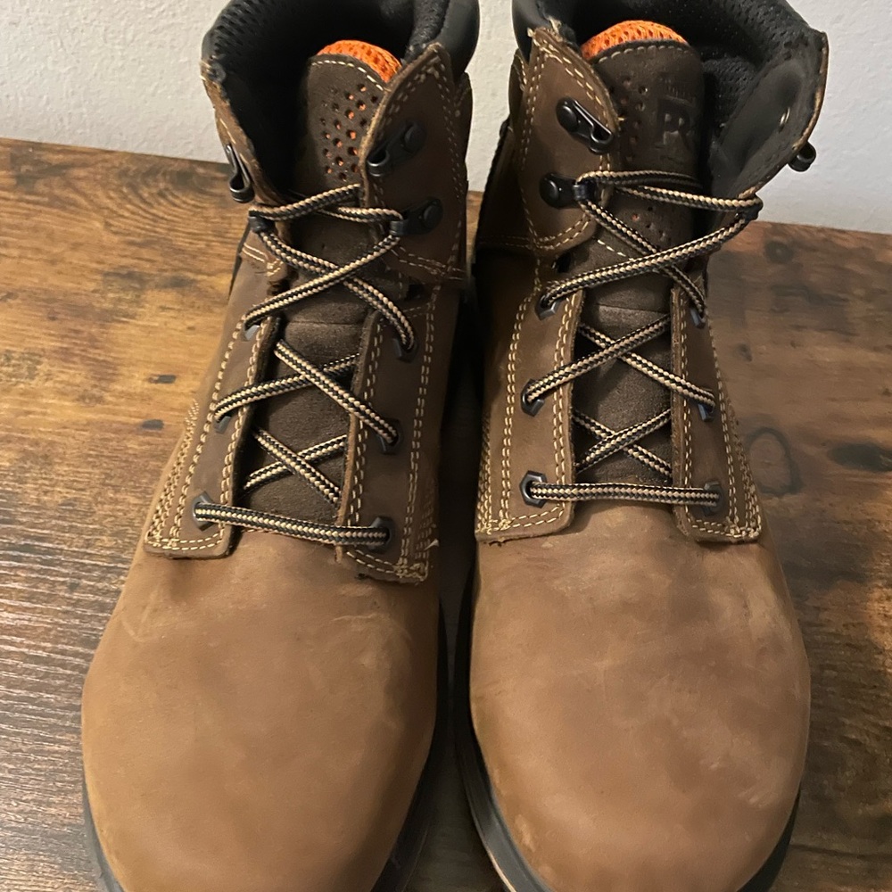 New In Box Timberland steel toe work boots size 7.5